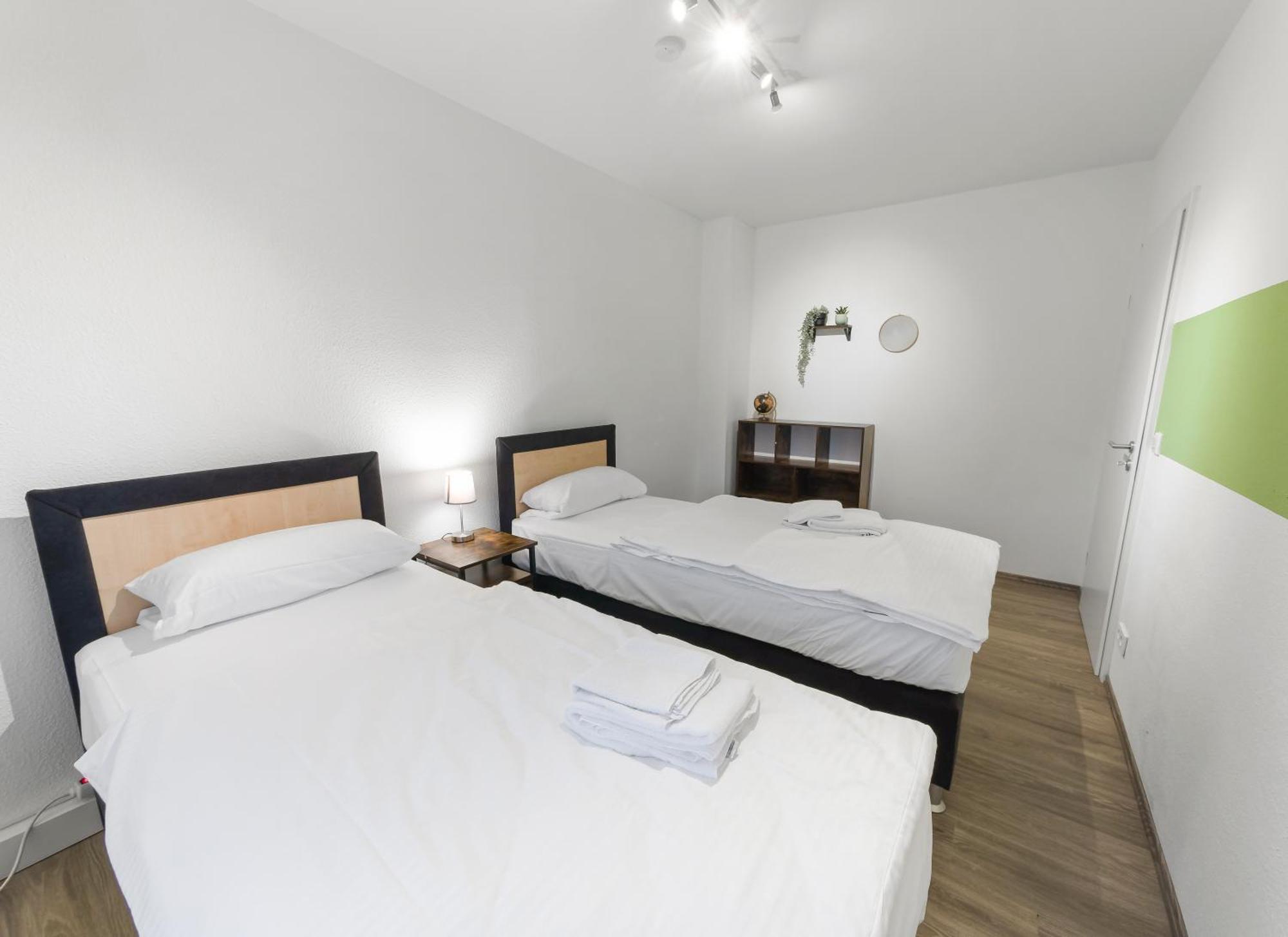 Modern 3-br Apmt. Sleeps 6+ * Essen